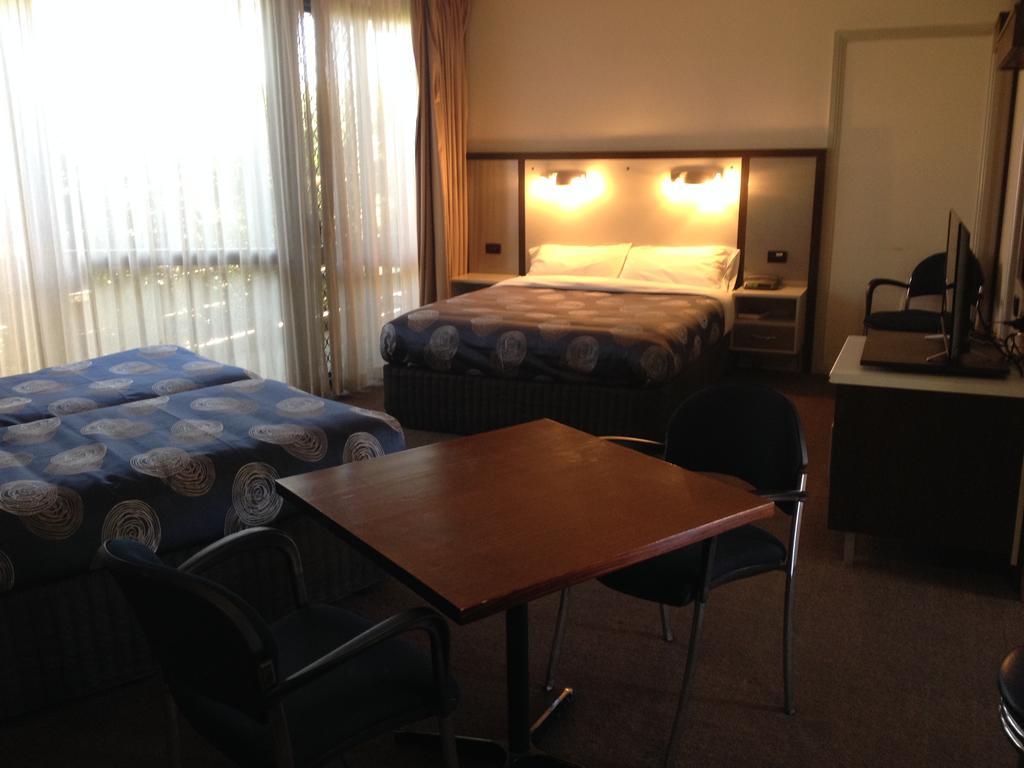 The Central Hotel Motel Lakes Entrance Værelse billede